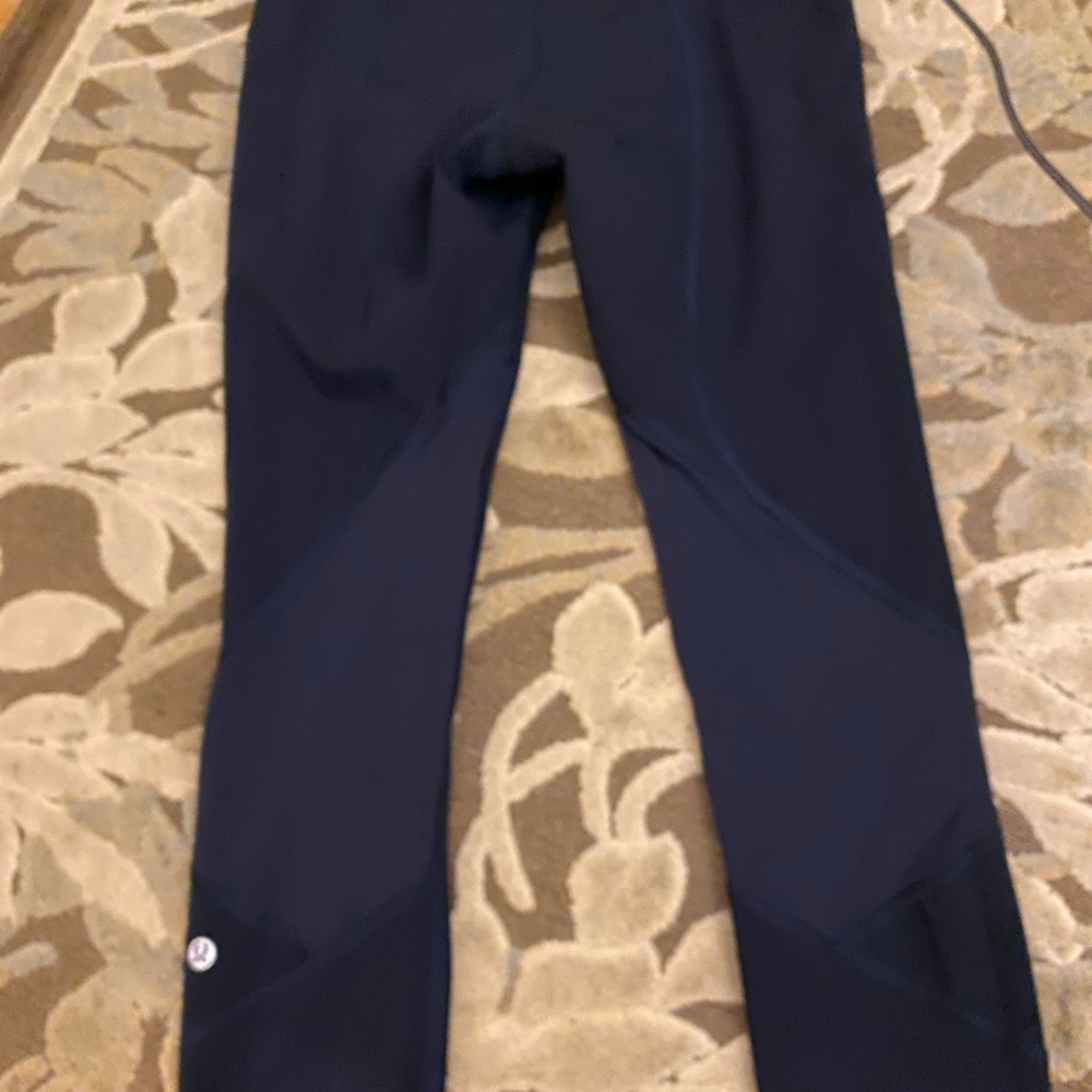 Lululemon Crop 21” with side pockets excellent condition